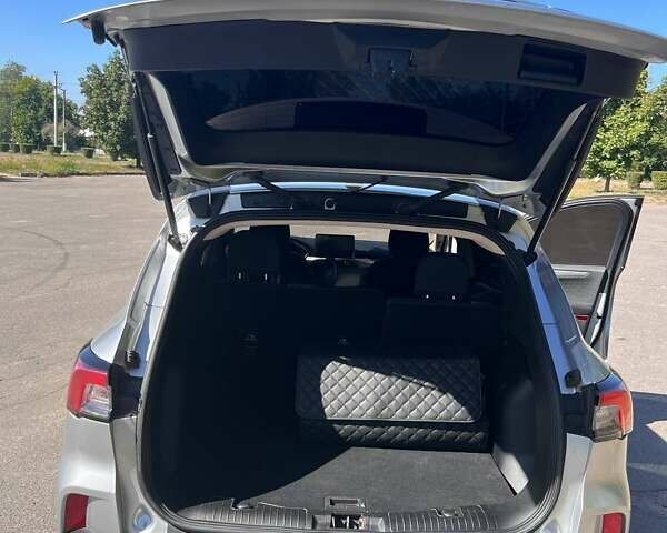 Сірий Форд Ескейп, об'ємом двигуна 1.5 л та пробігом 157 тис. км за 16000 $, фото 6 на Automoto.ua