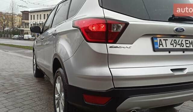 Серый Форд Эскейп, объемом двигателя 1.5 л и пробегом 29 тыс. км за 13800 $, фото 18 на Automoto.ua
