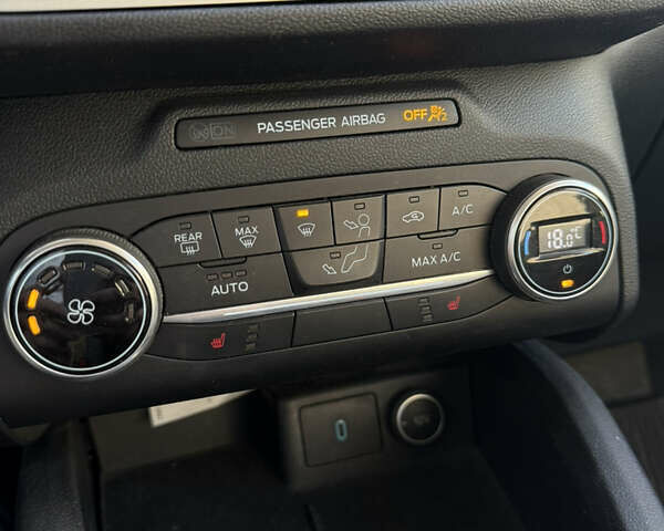 Сірий Форд Ескейп, об'ємом двигуна 1.5 л та пробігом 77 тис. км за 17300 $, фото 9 на Automoto.ua