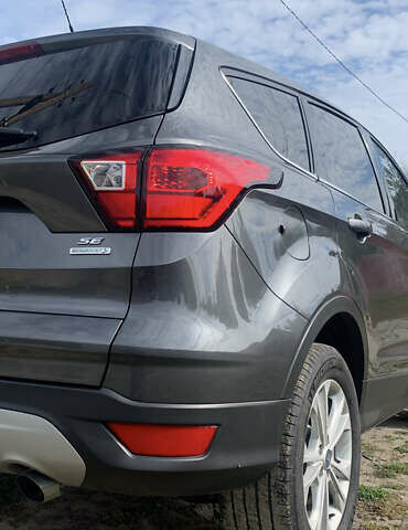 Серый Форд Эскейп, объемом двигателя 1.5 л и пробегом 116 тыс. км за 13700 $, фото 4 на Automoto.ua