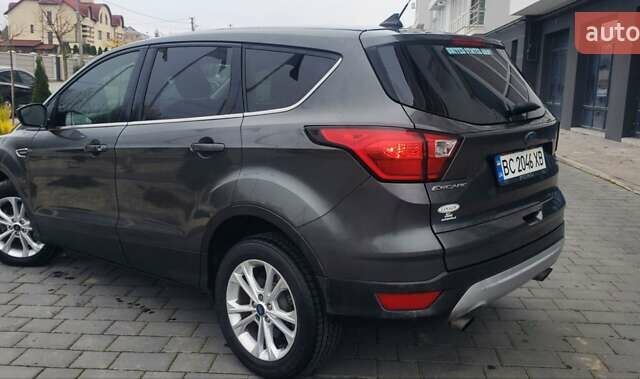 Серый Форд Эскейп, объемом двигателя 1.5 л и пробегом 168 тыс. км за 12300 $, фото 2 на Automoto.ua