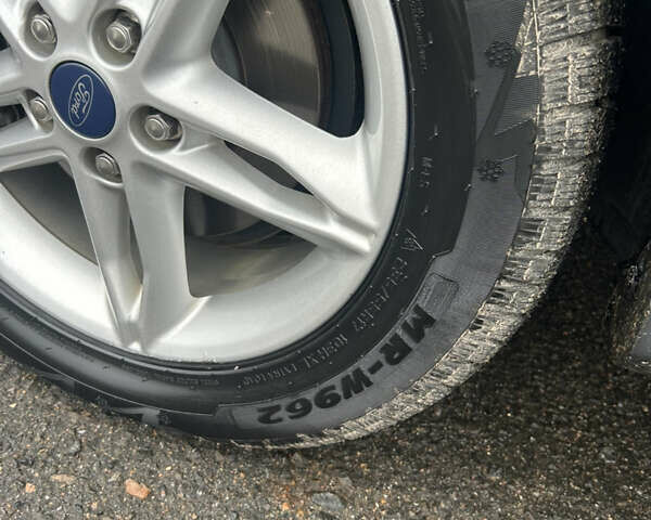 Серый Форд Эскейп, объемом двигателя 2.49 л и пробегом 123 тыс. км за 18000 $, фото 13 на Automoto.ua