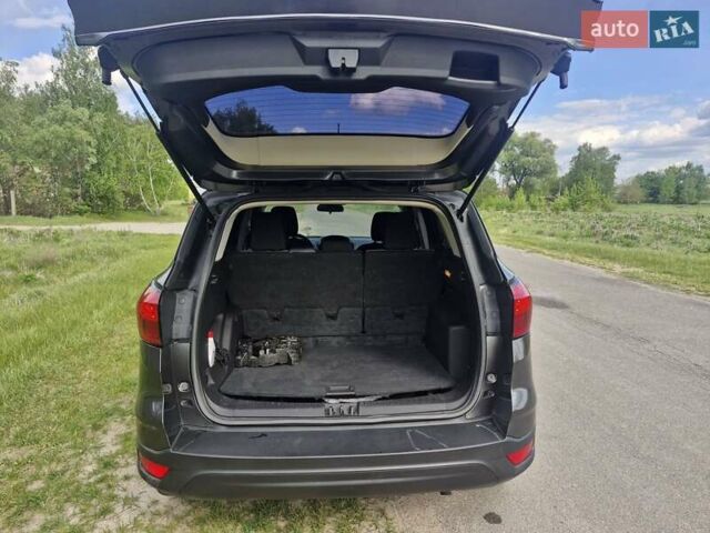 Сірий Форд Ескейп, об'ємом двигуна 2.5 л та пробігом 119 тис. км за 13800 $, фото 3 на Automoto.ua