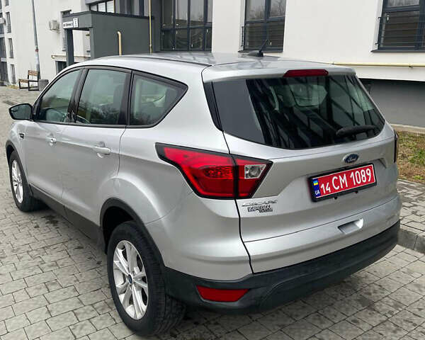 Серый Форд Эскейп, объемом двигателя 2.5 л и пробегом 81 тыс. км за 14600 $, фото 5 на Automoto.ua