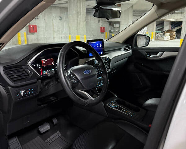 Серый Форд Эскейп, объемом двигателя 1.5 л и пробегом 244 тыс. км за 12100 $, фото 20 на Automoto.ua