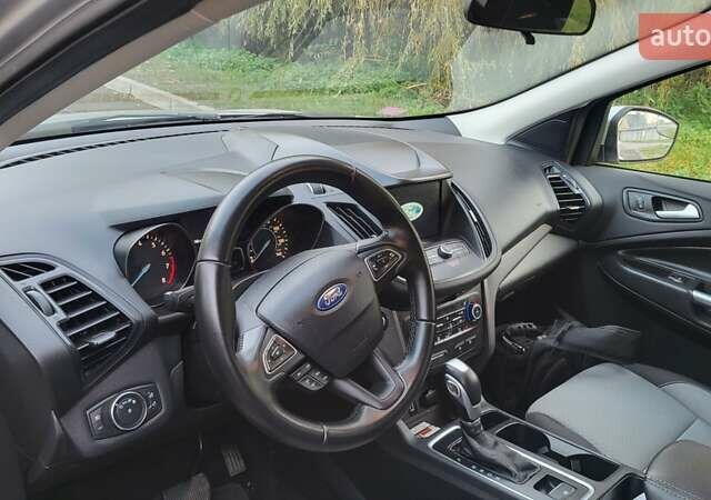 Форд Эскейп 2019 в Дубно на Automoto.ua Серый Форд Эскейп, объемом двигателя 1.5 л и пробегом 159 тыс. км за 11500 $, фото 7 на Automoto.ua