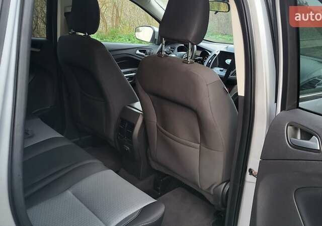 Форд Эскейп 2019 в Дубно на Automoto.ua Серый Форд Эскейп, объемом двигателя 1.5 л и пробегом 159 тыс. км за 11500 $, фото 2 на Automoto.ua