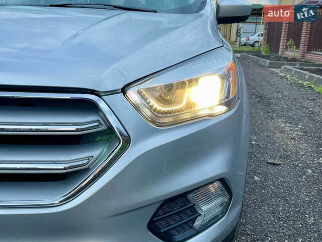Серый Форд Эскейп, объемом двигателя 1.5 л и пробегом 130 тыс. км за 12500 $, фото 6 на Automoto.ua