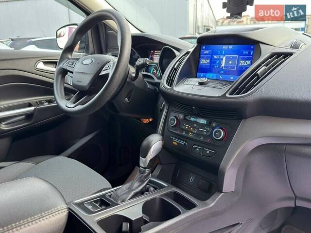 Серый Форд Эскейп, объемом двигателя 1.5 л и пробегом 156 тыс. км за 14700 $, фото 19 на Automoto.ua