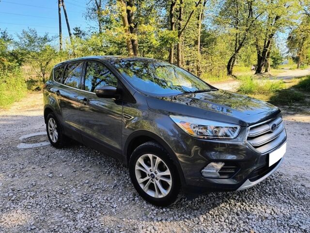 Форд Эскейп 2019 в Киеве на Automoto.ua Серый Форд Эскейп, объемом двигателя 1.5 л и пробегом 97 тыс. км за 8700 $, фото 1 на Automoto.ua