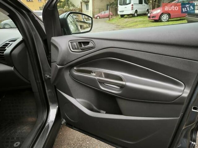 Серый Форд Эскейп, объемом двигателя 2.5 л и пробегом 45 тыс. км за 15200 $, фото 14 на Automoto.ua