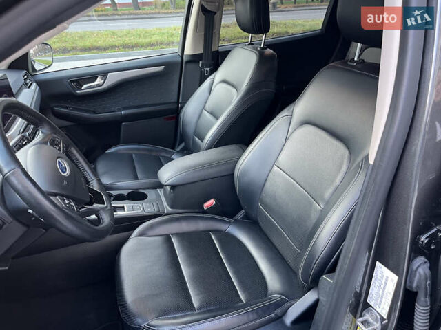 Сірий Форд Ескейп, об'ємом двигуна 2 л та пробігом 105 тис. км за 18950 $, фото 34 на Automoto.ua