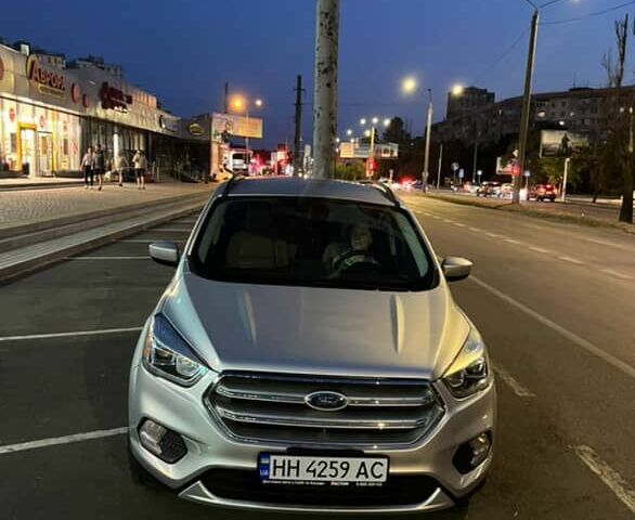 Серый Форд Эскейп, объемом двигателя 1.5 л и пробегом 122 тыс. км за 18700 $, фото 1 на Automoto.ua