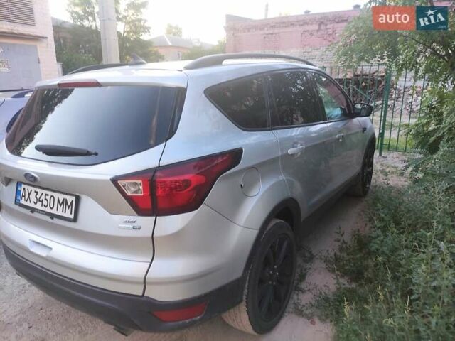 Сірий Форд Ескейп, об'ємом двигуна 1.5 л та пробігом 75 тис. км за 12850 $, фото 1 на Automoto.ua