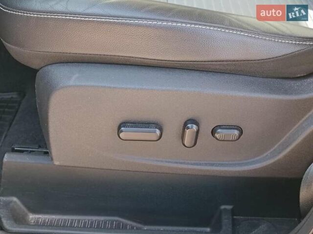 Серый Форд Эскейп, объемом двигателя 1.5 л и пробегом 74 тыс. км за 13990 $, фото 22 на Automoto.ua