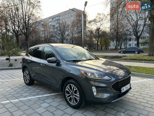 Сірий Форд Ескейп, об'ємом двигуна 2 л та пробігом 105 тис. км за 18950 $, фото 1 на Automoto.ua
