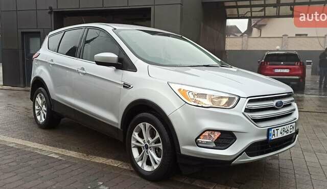Серый Форд Эскейп, объемом двигателя 1.5 л и пробегом 29 тыс. км за 13800 $, фото 6 на Automoto.ua