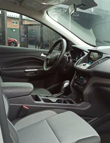 Серый Форд Эскейп, объемом двигателя 1.5 л и пробегом 29 тыс. км за 13800 $, фото 30 на Automoto.ua