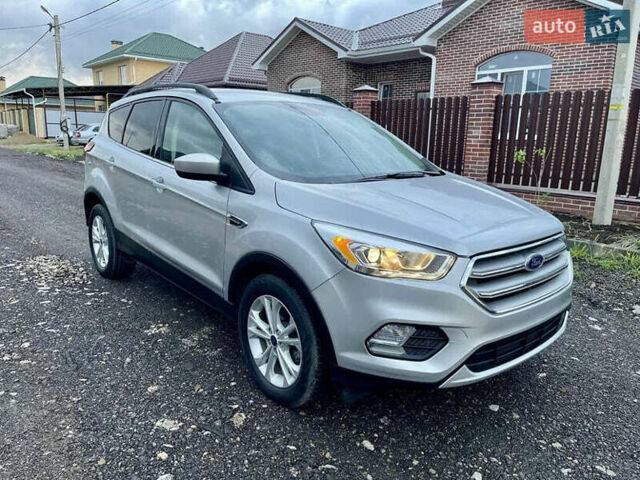 Серый Форд Эскейп, объемом двигателя 1.5 л и пробегом 130 тыс. км за 12500 $, фото 1 на Automoto.ua