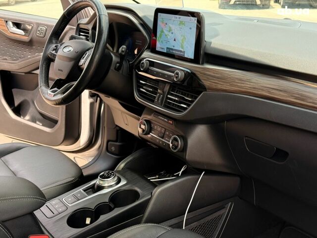 Серый Форд Эскейп, объемом двигателя 2.5 л и пробегом 97 тыс. км за 26890 $, фото 27 на Automoto.ua