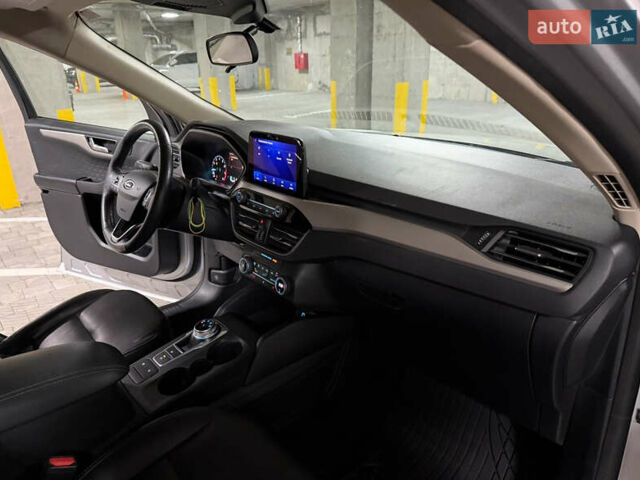 Серый Форд Эскейп, объемом двигателя 1.5 л и пробегом 244 тыс. км за 12500 $, фото 29 на Automoto.ua