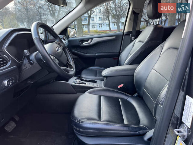 Сірий Форд Ескейп, об'ємом двигуна 2 л та пробігом 105 тис. км за 18950 $, фото 35 на Automoto.ua