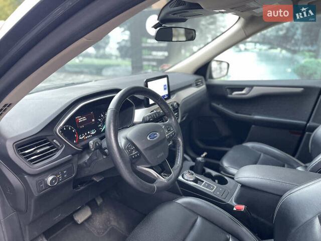 Серый Форд Эскейп, объемом двигателя 1.5 л и пробегом 144 тыс. км за 17500 $, фото 13 на Automoto.ua