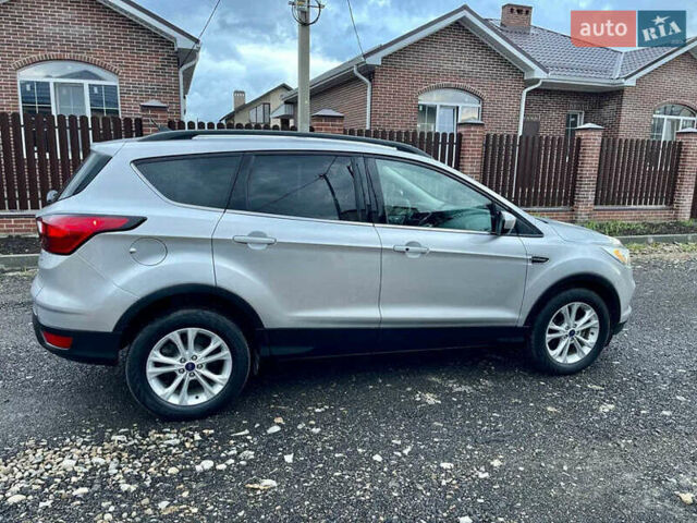 Серый Форд Эскейп, объемом двигателя 1.5 л и пробегом 130 тыс. км за 12500 $, фото 2 на Automoto.ua