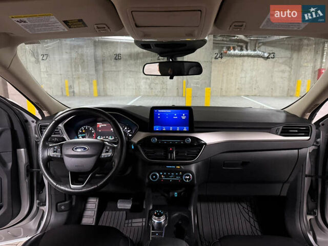 Серый Форд Эскейп, объемом двигателя 1.5 л и пробегом 244 тыс. км за 12100 $, фото 30 на Automoto.ua