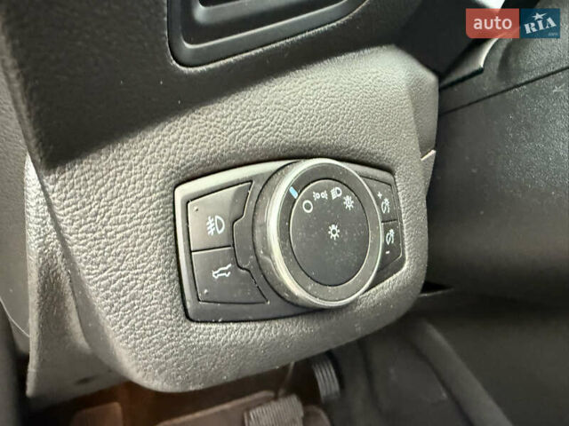 Сірий Форд Ескейп, об'ємом двигуна 1.5 л та пробігом 76 тис. км за 14999 $, фото 28 на Automoto.ua