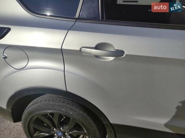 Сірий Форд Ескейп, об'ємом двигуна 1.5 л та пробігом 75 тис. км за 12850 $, фото 19 на Automoto.ua
