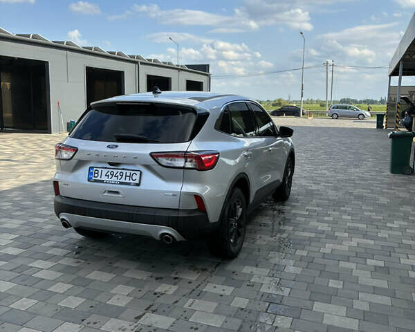 Сірий Форд Ескейп, об'ємом двигуна 1.5 л та пробігом 64 тис. км за 16550 $, фото 1 на Automoto.ua