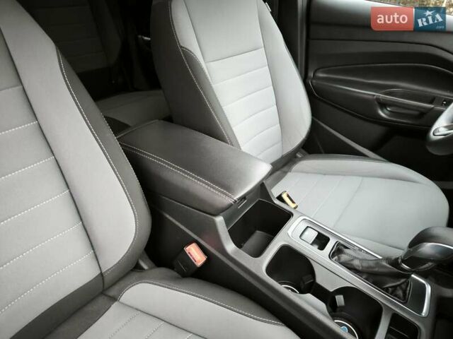 Серый Форд Эскейп, объемом двигателя 2.5 л и пробегом 45 тыс. км за 15200 $, фото 13 на Automoto.ua