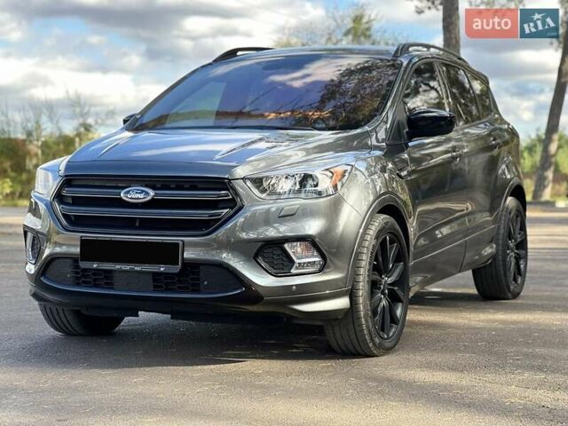 Серый Форд Эскейп, объемом двигателя 2.5 л и пробегом 54 тыс. км за 16800 $, фото 2 на Automoto.ua