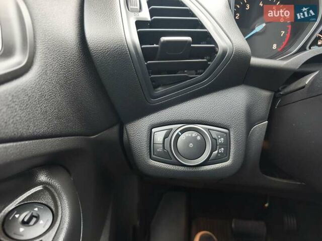 Серый Форд Эскейп, объемом двигателя 1.5 л и пробегом 138 тыс. км за 13500 $, фото 13 на Automoto.ua