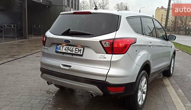 Серый Форд Эскейп, объемом двигателя 1.5 л и пробегом 29 тыс. км за 13800 $, фото 16 на Automoto.ua