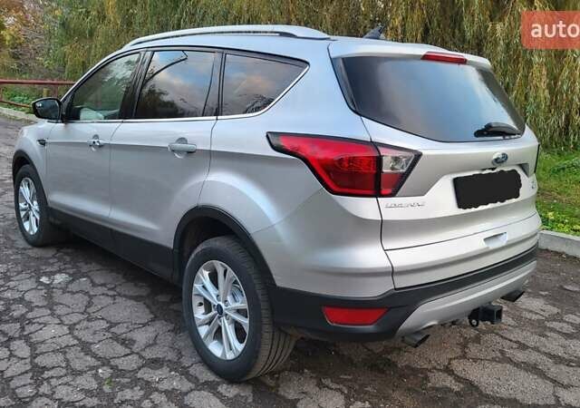 Форд Эскейп 2019 в Дубно на Automoto.ua Серый Форд Эскейп, объемом двигателя 1.5 л и пробегом 159 тыс. км за 11500 $, фото 9 на Automoto.ua
