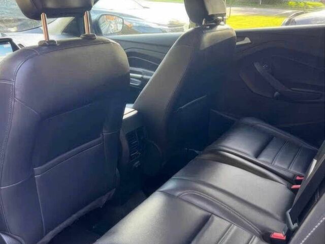 Сірий Форд Ескейп, об'ємом двигуна 1.5 л та пробігом 40 тис. км за 10000 $, фото 8 на Automoto.ua