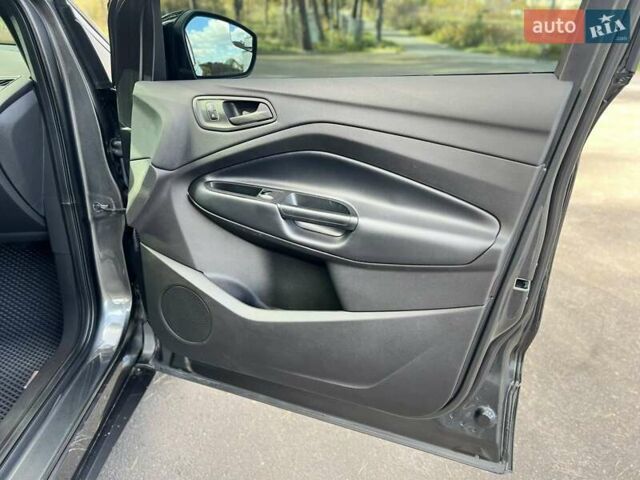 Серый Форд Эскейп, объемом двигателя 2.5 л и пробегом 54 тыс. км за 16800 $, фото 16 на Automoto.ua