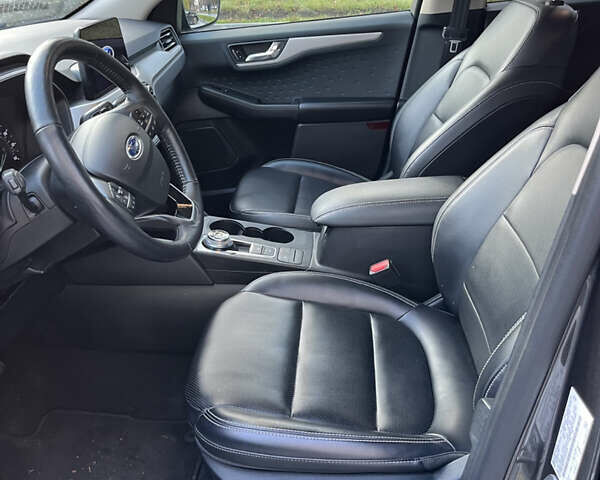 Сірий Форд Ескейп, об'ємом двигуна 2 л та пробігом 105 тис. км за 18950 $, фото 29 на Automoto.ua