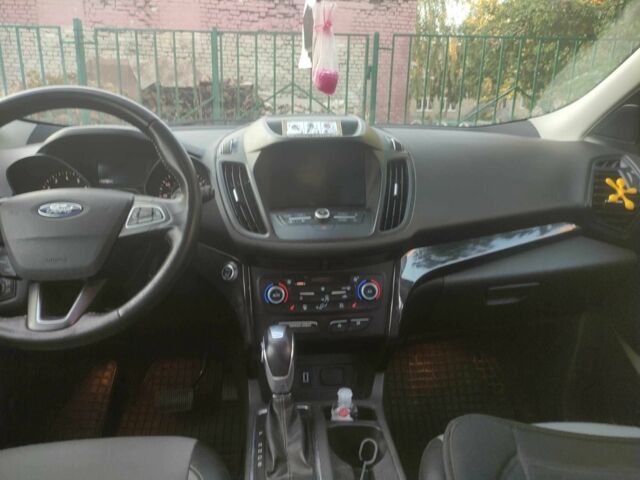 Сірий Форд Ескейп, об'ємом двигуна 1.5 л та пробігом 76 тис. км за 13000 $, фото 6 на Automoto.ua