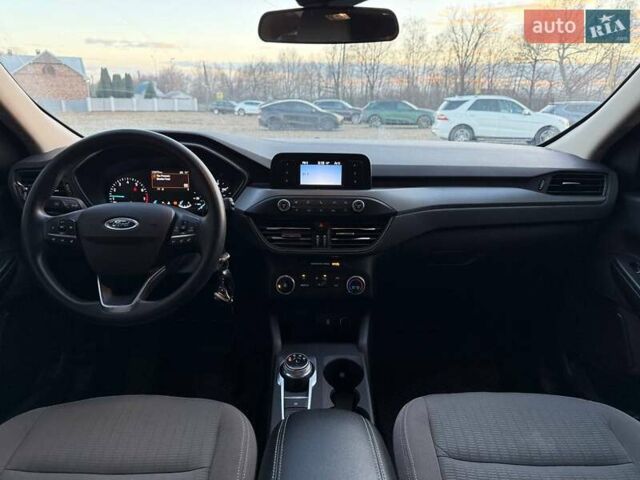 Серый Форд Эскейп, объемом двигателя 1.5 л и пробегом 128 тыс. км за 15999 $, фото 14 на Automoto.ua