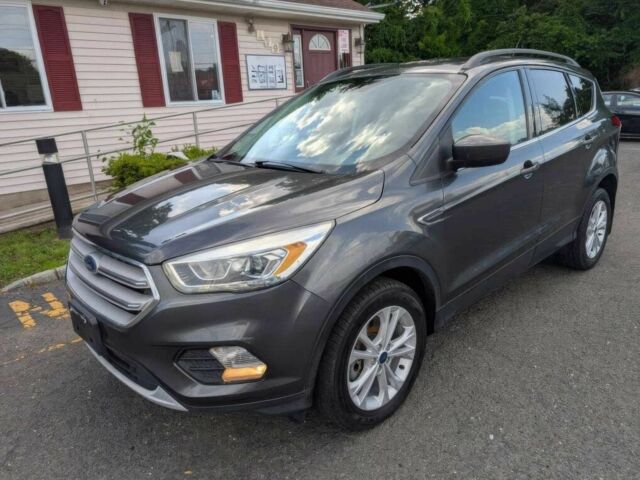 Сірий Форд Ескейп, об'ємом двигуна 1.5 л та пробігом 35 тис. км за 6000 $, фото 2 на Automoto.ua