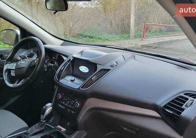 Форд Эскейп 2019 в Дубно на Automoto.ua Серый Форд Эскейп, объемом двигателя 1.5 л и пробегом 159 тыс. км за 11500 $, фото 6 на Automoto.ua