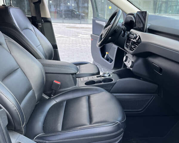 Сірий Форд Ескейп, об'ємом двигуна 2 л та пробігом 105 тис. км за 18950 $, фото 38 на Automoto.ua