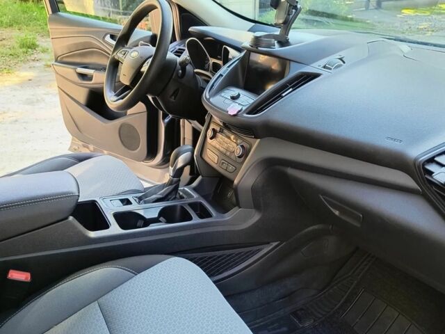 Форд Эскейп 2019 в Киеве на Automoto.ua Серый Форд Эскейп, объемом двигателя 1.5 л и пробегом 97 тыс. км за 8700 $, фото 5 на Automoto.ua