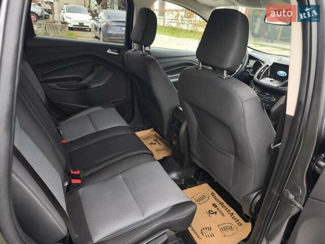 Серый Форд Эскейп, объемом двигателя 1.5 л и пробегом 138 тыс. км за 13500 $, фото 3 на Automoto.ua