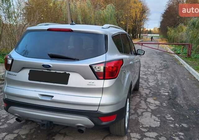 Форд Эскейп 2019 в Дубно на Automoto.ua Серый Форд Эскейп, объемом двигателя 1.5 л и пробегом 159 тыс. км за 11500 $, фото 10 на Automoto.ua