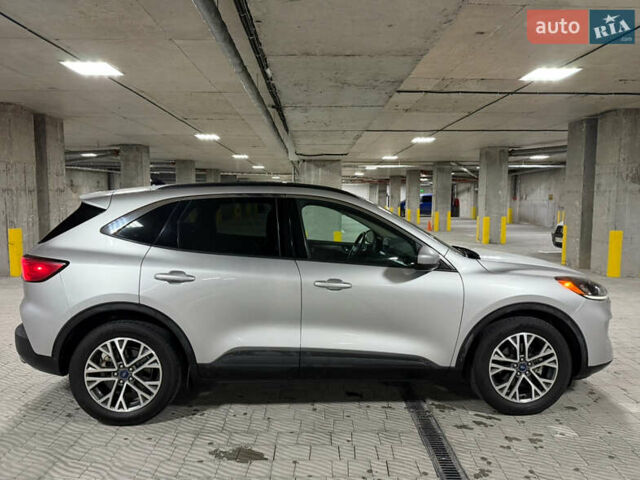 Серый Форд Эскейп, объемом двигателя 1.5 л и пробегом 244 тыс. км за 12100 $, фото 8 на Automoto.ua