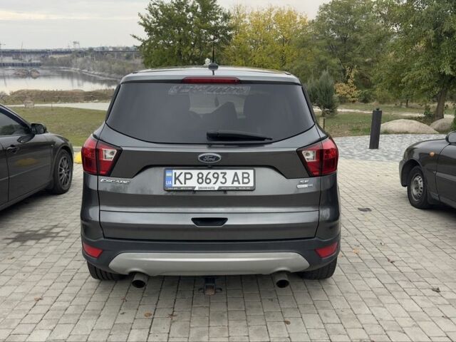 Серый Форд Эскейп, объемом двигателя 1.5 л и пробегом 212 тыс. км за 8200 $, фото 3 на Automoto.ua